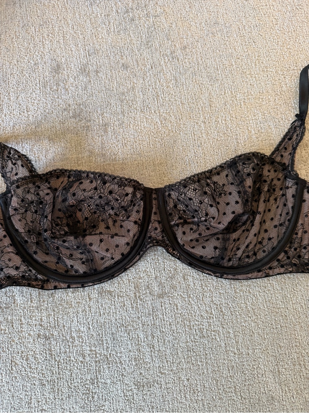 Victoria’s Secret Dream Angels Black Lace Polka Dot Unlined Underwire Bra
